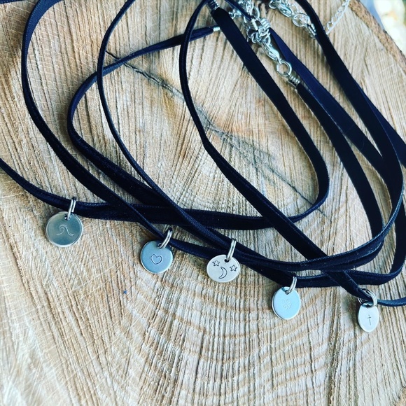 Disc Choker - Disc Necklace -  Hand Stamped Necklace - Choker Necklace - Picture 5 of 6